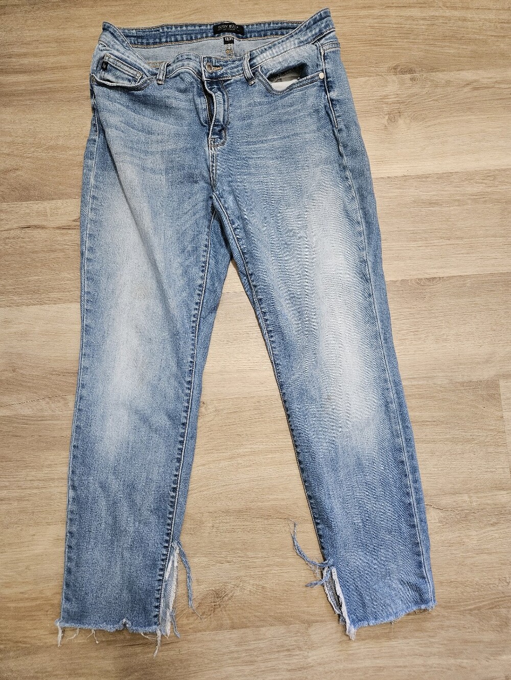 Judy Blue Light Wash Frayed Hem Boyfriend Jeans Size 13/31